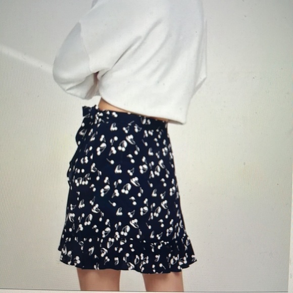 Cherry print wrap skirt from Sunday Best / Aritzia - Picture 2 of 6